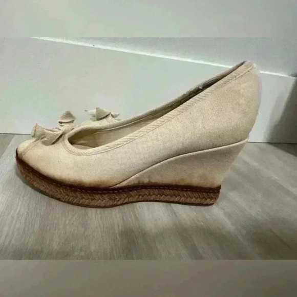 Tory Burch Women's White cream Canvas Jackie Wedge Pumps Size 7.5M - Picture 8 of 9